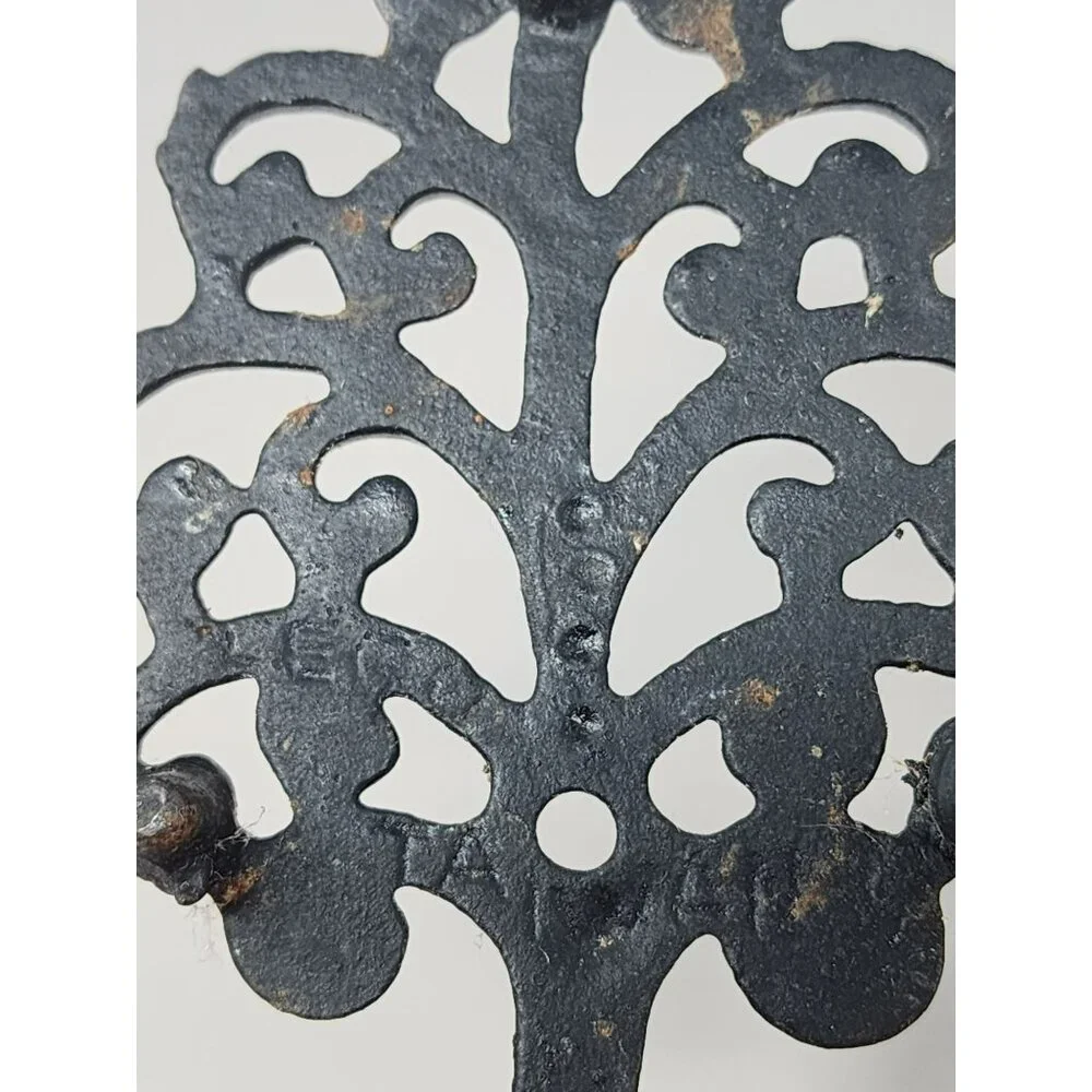 Vintage L.E.G.O. Made in Taiwan Cast Iron Trivet‎ Set With Heart & Vine Design